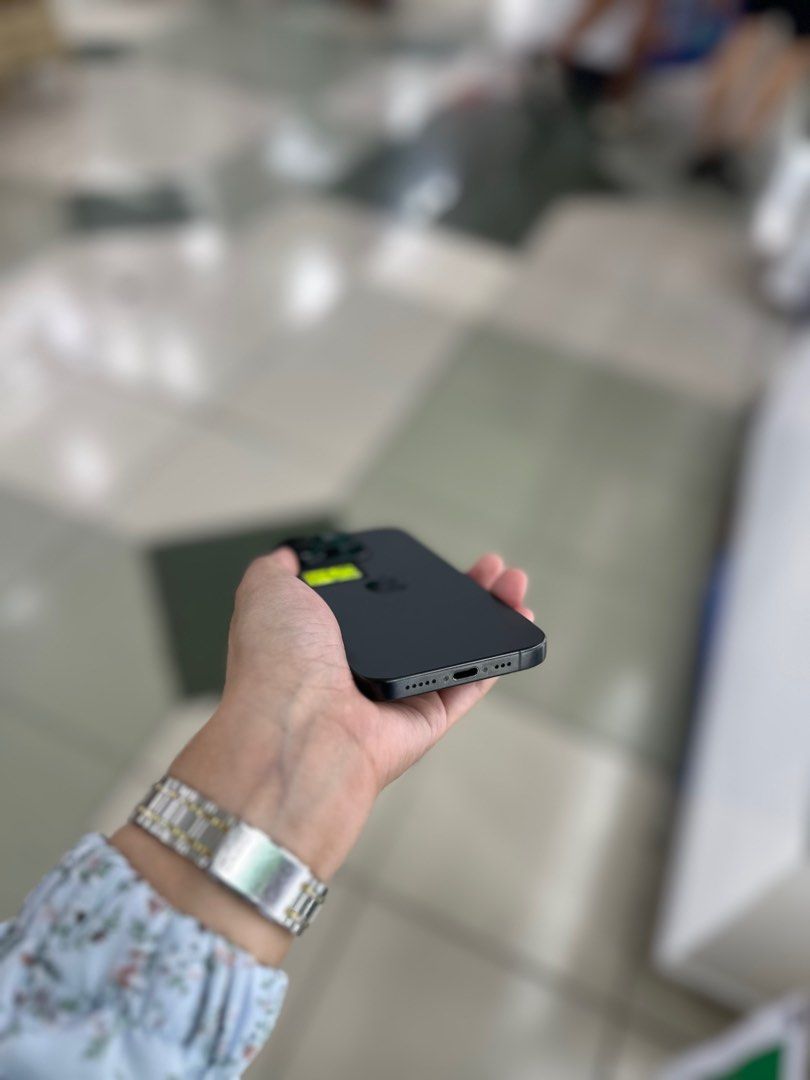 IPHONE 15 PRO 256GB 98%BH SMARTLOCK NO ISSUE (Category: iPhone 15 Series) located in San Juan City. Submitted by aynaagadgets (Listing ID 1406481302, Image 3). Description: NOVEMBER 2025 STALL #: XB-07 FOR SALE | TRADE / SWAP PASS SA MGA SCAMMERS / THIRD PARTY (RFS: Buy and Sell) IPHONE 15 PRO 256GB SMARTLOCK ⬇️DETAILS⬇️ •256 GB (Other storage is also available) •Smartlock (Other Variant is still available but may vary) •Black (Other color is als