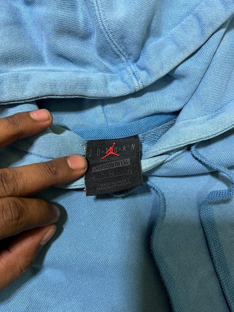 Jordan Hoodie XL Blue (Category: Hoodies) located in Caloocan City. Submitted by yungbluhh (Listing ID 1406529253, Image 2). Description: - Blue Jordan hoodie - Size: XL - Features a front pocket - Small Jordan logo on the chest - Material: 100% cotton (body and hood lining).