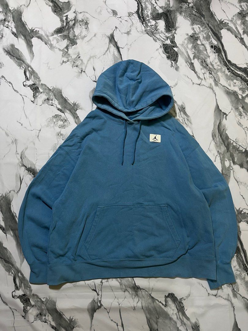 Jordan Hoodie XL Blue (Category: Hoodies) located in Caloocan City. Submitted by yungbluhh (Listing ID 1406529253, Image 1). Description: - Blue Jordan hoodie - Size: XL - Features a front pocket - Small Jordan logo on the chest - Material: 100% cotton (body and hood lining).