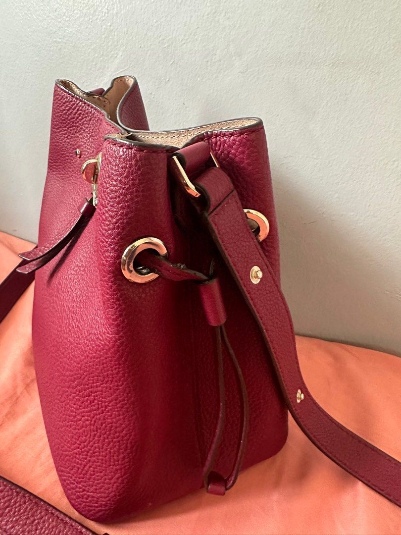 KATE SPADE MARTI BUCKET BAG SMALL (Category: Luxury Bags & Wallets) located in Panglao. Submitted by whatsdbuzz (Listing ID 1216540806, Image 2). Description: ♠️KATE SPADE MARTI BUCKET BAG SMALL 💯 original from 🇨🇦 ✅with tag & receipt ✅ used few times only ✅Issue: as seen on pics ✅ adjustable strap .