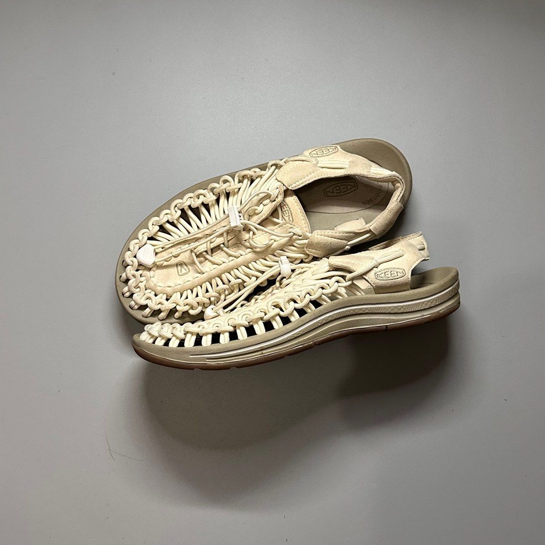 KEEN UNEEK SANDAL (Category: Flats & Sandals) located in Baguio. Submitted by macshop_items (Listing ID 1406592630, Image 2). Description: KEEN UNEEK SANDAL - Size 7.5us(24.5cm) - Excellent condition - No issue ₱ 1,880 + sf .