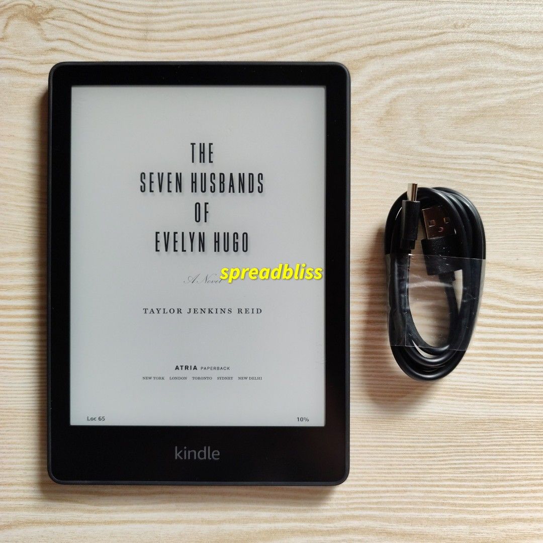 Kindle Paperwhite 5 Black 16gb (Category: E-Readers) located in Manila. Submitted by spreadbliss (Listing ID 1406479435, Image 2). Description: KINDLE PAPERWHITE 5 Black 16gb with minor/light scratches on screen & body Inclusions: Unit, cable, free stickers 📌 Manila Shipping nationwide Same day delivery to serviceable areas MOD: Grab, Lalamove, LBC, J&T, etc. MOP: COD/COP, GCash/Maya, bank transfer No lowballers pls. Thank you! Follow for more a