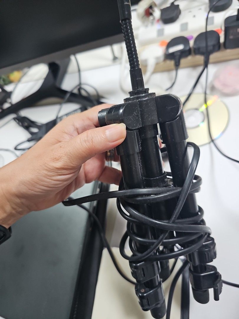 Light Diffuser (Category: Lighting & Studio Equipment) located in Singapore. Submitted by dorflash (Listing ID 1406588472, Image 2). Description: - Light diffuser for photography/videography. - Designed to soften and even out light. .