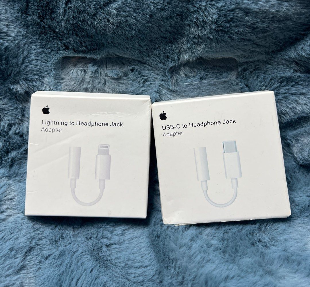Lightning to Headphone Jack Adapter (Category: Earphones) located in Manila. Submitted by as_onlineshop11 (Listing ID 1406601621, Image 1). Description: .