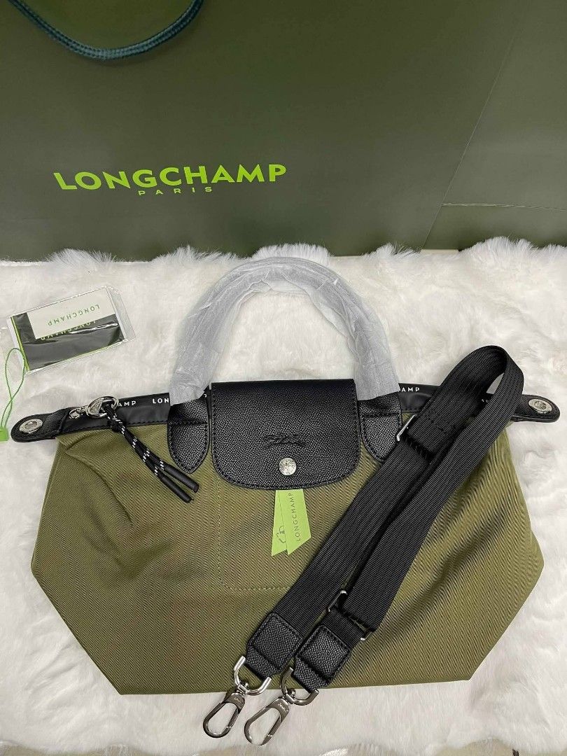LongchampLe Pliage Energy Medium Top Handle Bag, (Category: Luxury Bags & Wallets) located in Santa Cruz. Submitted by janelovebagswatchesshoesph (Listing ID 1406579027, Image 1). Description: LongchampLe Pliage Energy Medium Top Handle Bag H28 x W32 x D17cm.