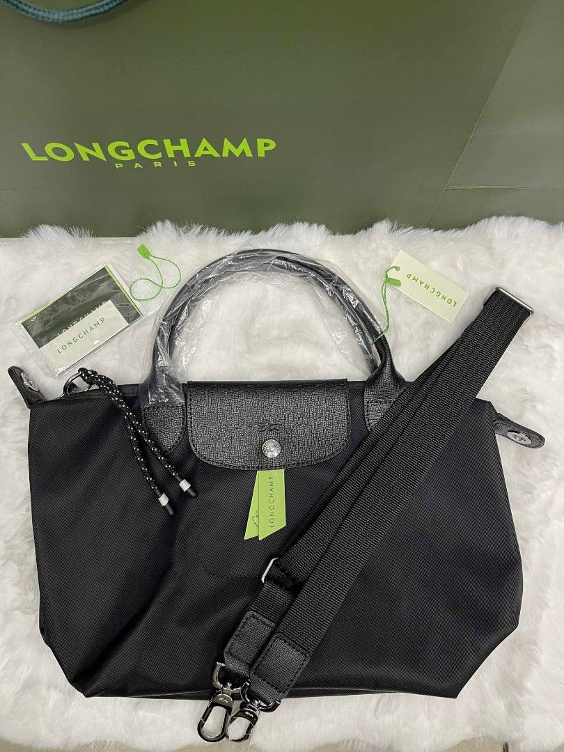 LongchampLe Pliage Energy Medium Top Handle Bag, (Category: Luxury Bags & Wallets) located in Santa Cruz. Submitted by janelovebagswatchesshoesph (Listing ID 1406579027, Image 3). Description: LongchampLe Pliage Energy Medium Top Handle Bag H28 x W32 x D17cm.