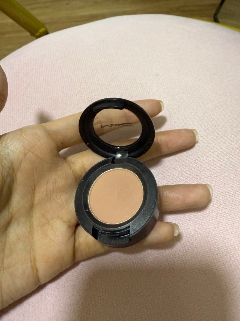 MAC Powder Kiss Soft Matte Eyeshadow - Soft Brown (Category: Makeup) located in Pasig City. Submitted by prelovederis (Listing ID 1406636693, Image 2). Description: - MAC Powder Kiss Soft Matte Eyeshadow - Soft Brown Shade -Barely used, swatched only -Original Price: ₱1,750 in store Barely used, only swatched Pick up only either lalamove or move it Will ship from Ortigas, Pasig .