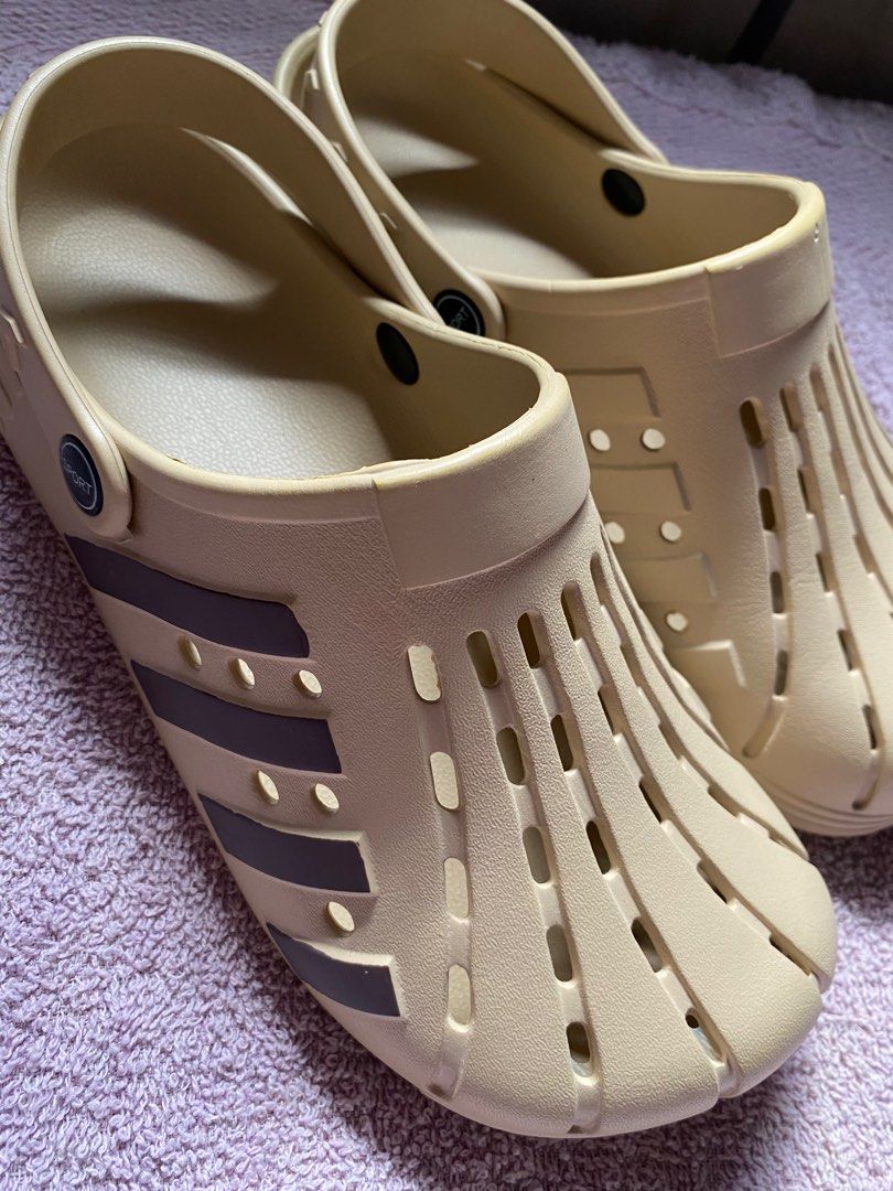 Men’s Sandals / Size 41/Khaki (Category: Slippers and slides) located in Abucay. Submitted by francisbuenopantaleon (Listing ID 1406495854, Image 2). Description: Mens Sandals (New) Sold as is payment via Gcash + Sf Shipping via JNT Express .