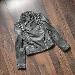 (Category: ) located in . Submitted by denimholic (Listing ID 1406610322, Image 1). Description: .