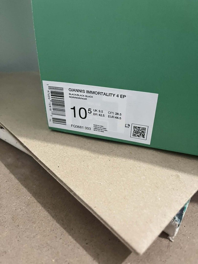 Nike Giannis Immortality 4 ORIGINAL RUSH! (Category: Sneakers) located in Gapan. Submitted by prelovedstuff32 (Listing ID 1406553573, Image 2). Description: - Nike Giannis Immortality 4 EP - Color: Black - Size: US 10.5, UK 9.5, EUR 44.5, CM 28.5 - Includes original box - Box features a green top and white Nike logo.