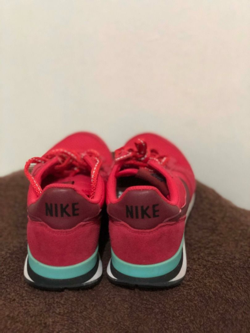 NIKE Wmns Internationalist with style code 629684-600 (Category: Sneakers) located in Manila. Submitted by cejcarousel (Listing ID 1406580857, Image 3). Description: NIKE Wmns Internationalist with style code 629684-600 Used - like new NIKE Color RED Size US-6 NIKE Wmns Internationalist with style code 629684-600 features an upper made of a combination of suede and mesh (textile), with a rubber outsole and an EVA (ethylene vinyl acetate) foam mid