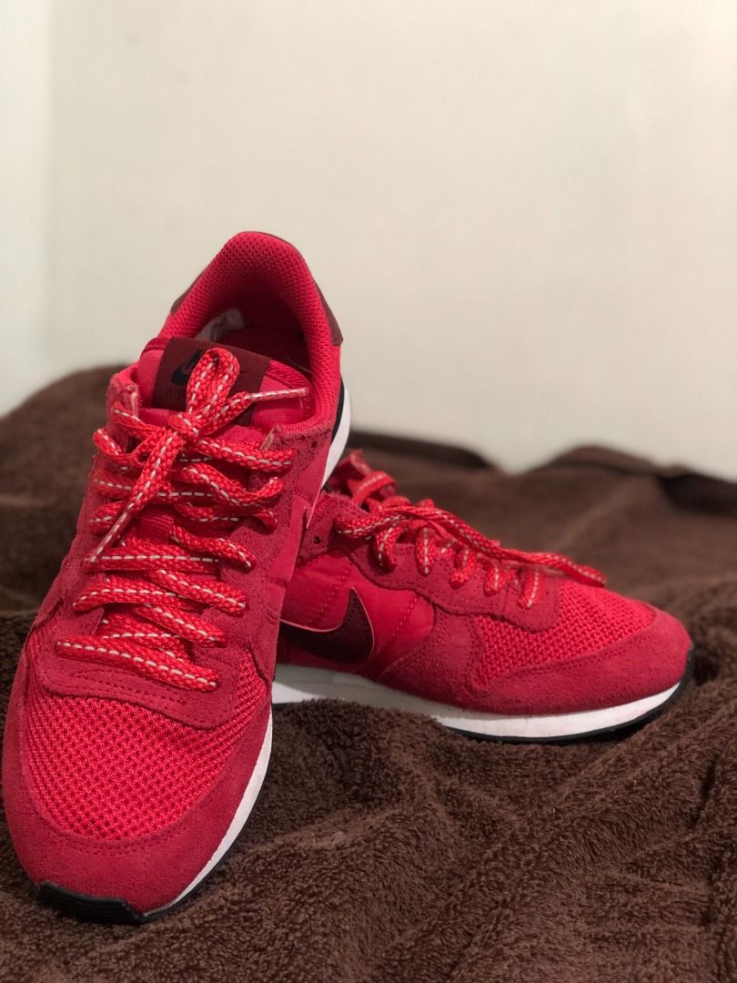 NIKE Wmns Internationalist with style code 629684-600 (Category: Sneakers) located in Manila. Submitted by cejcarousel (Listing ID 1406580857, Image 1). Description: NIKE Wmns Internationalist with style code 629684-600 Used - like new NIKE Color RED Size US-6 NIKE Wmns Internationalist with style code 629684-600 features an upper made of a combination of suede and mesh (textile), with a rubber outsole and an EVA (ethylene vinyl acetate) foam mid