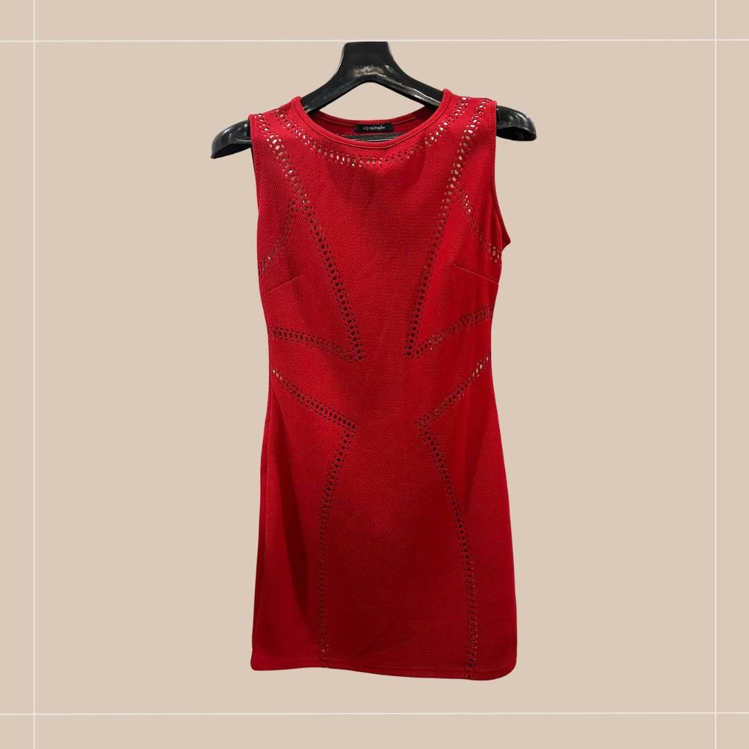 Pre-loved Red a'postrophe Sleeveless Dress (Category: Dresses) located in Quezon City. Submitted by simpleretiree (Listing ID 1406607235, Image 1). Description: This pre-loved red sleeveless a'postrophe dress was lightly used and still looks new. It does not show any size, but based on the measurements, it looks like a small size. It has the following features: - Unique cut-out design on the front and neckline of the back, with a lining on the fr