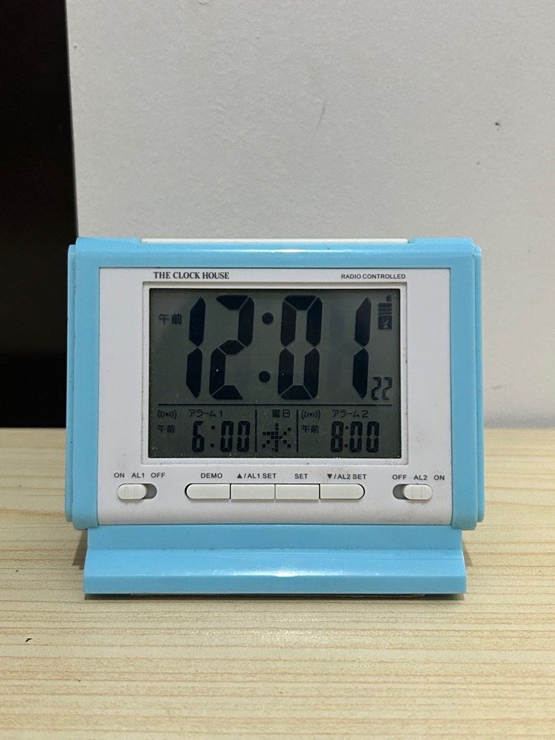 Radio Controlled Table Clock (Category: Clocks) located in Manila. Submitted by mecrafts4u.olstr (Listing ID 1406502439, Image 1). Description: Battery not included.