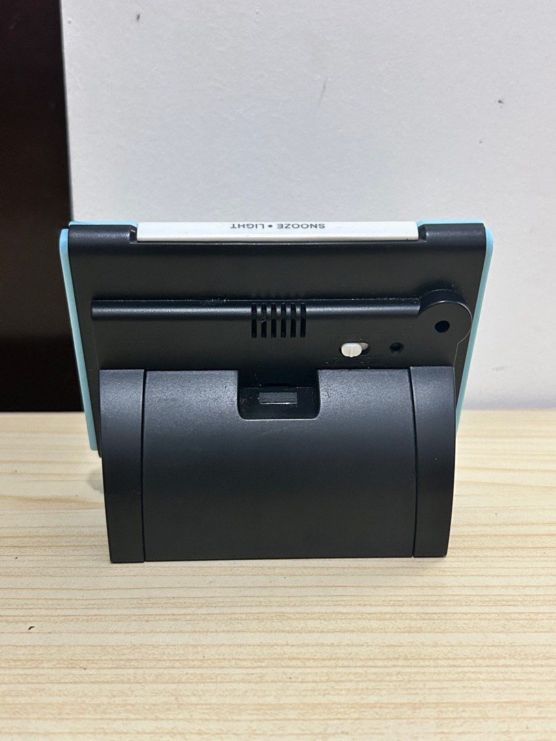 Radio Controlled Table Clock (Category: Clocks) located in Manila. Submitted by mecrafts4u.olstr (Listing ID 1406502439, Image 2). Description: Battery not included.
