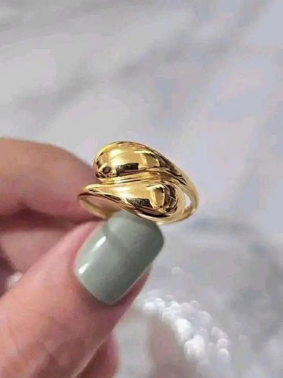 Solid teardrop ring (Category: Rings) located in Manila. Submitted by maryjoyce16346 (Listing ID 1406640131, Image 2). Description: Solid Teardrop Ring Size 6,7,8,9 Saudi gold 18K pawnable legit gold lbc jnt lalamove shipping pm for more details 📩 📩 📩 5000.
