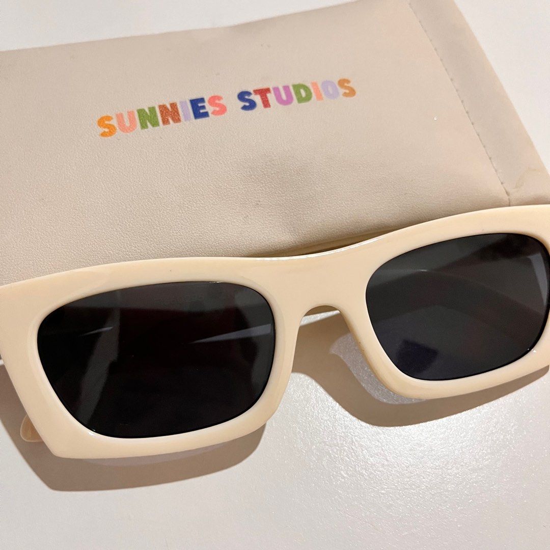Sunnies Studios Sunglasses - Zio in Panda (Category: Sunglasses & Eyewear) located in Cabanatuan. Submitted by veronica.rivera (Listing ID 1406624190, Image 2). Description: mop: maribank/gcash mod: jnt includes sunnies cream pouch and clean cloth .