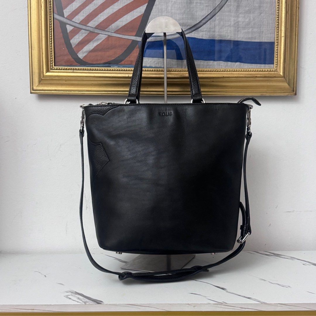 Tous genuine leather 2way bag (Category: Luxury Bags & Wallets) located in Rizal. Submitted by houseofbell (Listing ID 1406518019, Image 1). Description: Excellent condition No flaws Made genuine leather material 11.5x13 inches.