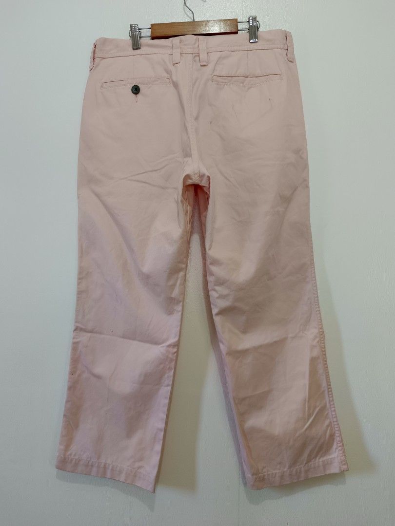 Uniqlo Pink Chino Pants (Category: Chinos) located in Santo Tomas. Submitted by michael40593 (Listing ID 1406610679, Image 3). Description: UNIQLO Chinos, Straight, Pink Size W33 L36 No issue Excellent condition P450 free ship MOP Gcash Via J&T Location del Norte ✉️✉️✉️ .