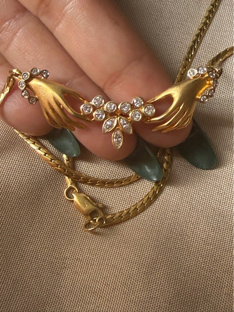 18k Necklace with Diamond Centerpiece (Category: Necklaces) located in Bacolod City. Submitted by blackwidow28 (Listing ID 1406656267, Image 2). Description: 18k Necklace with Diamond Centerpiece 16 inches 12.3 grams 8,500 per Gram Fixed!.