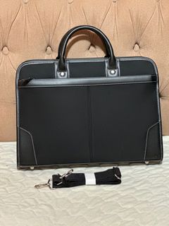 (Category: ) located in . Submitted by favoritepreloved (Listing ID 1406773031, Image 1). Description: .