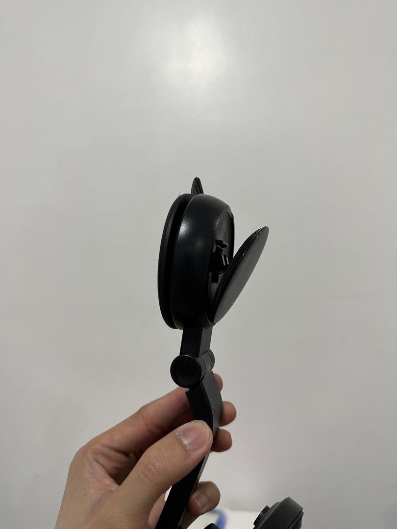 Adjustable Car Phone Holder (Category: Mounts & Holders) located in Makati City. Submitted by jesseboi31 (Listing ID 1406739602, Image 2). Description: Used Car Holder Di na nagagamit RFS: Decluttering Loc: Sampaloc, Manila.