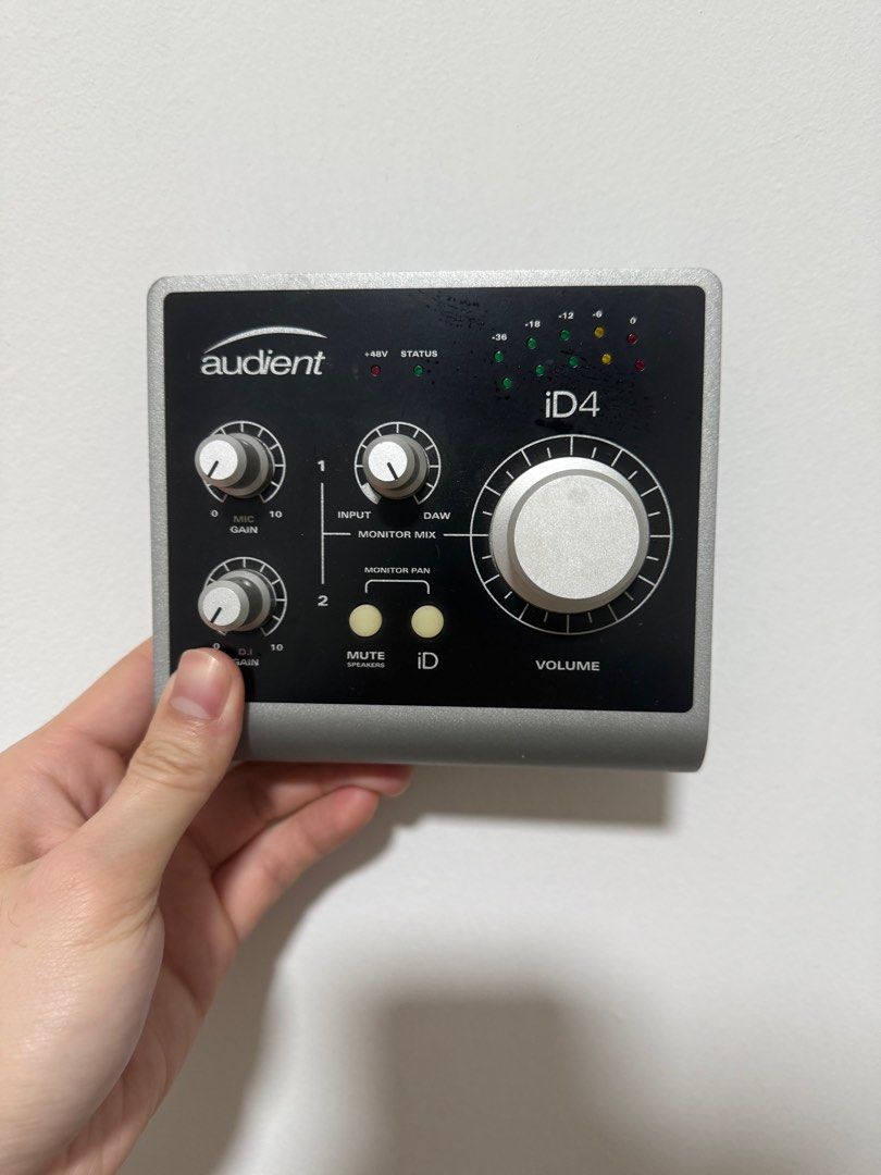 Audient iD4 Audio Interface64699076977282110