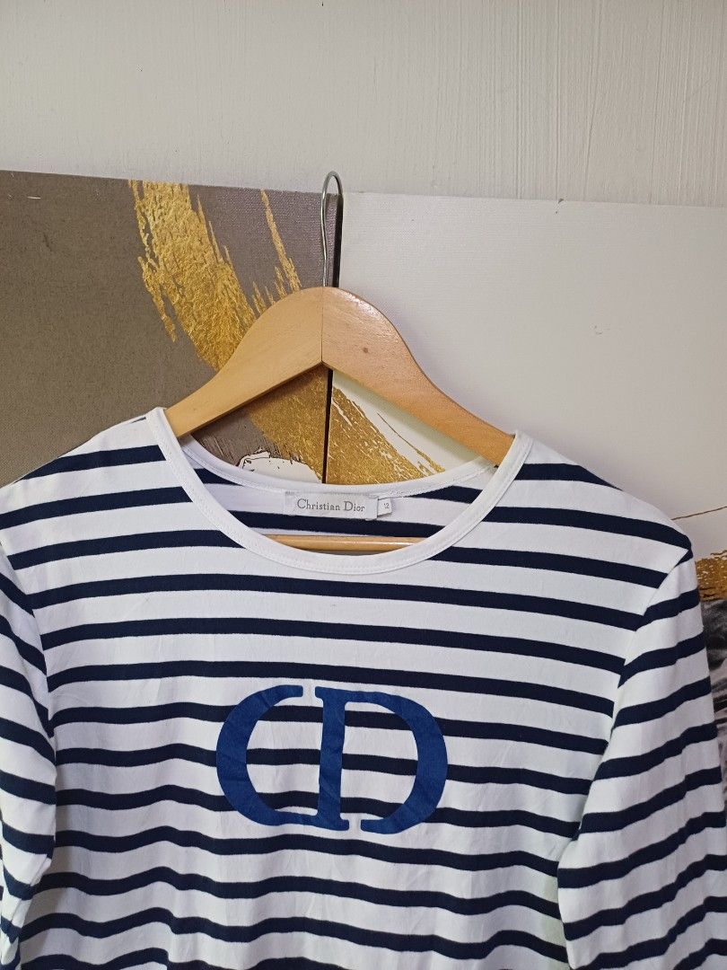 AUTHENTIC CHRISTIAN DIOR STRIPE LONG SLEEVE TOP (Category: Luxury Apparel) located in Arayat. Submitted by angels_closet247 (Listing ID 1406747136, Image 3). Description: Actual size using inches Aempit to Armpit 17 Lenght /21 fittings is Small Excellent Condition, Issue:0 😉Message if you have any other question about sizing. We do shipping nation wide I’m also open for video call so that you can see the item you ‘re interested to buy. Courier, 