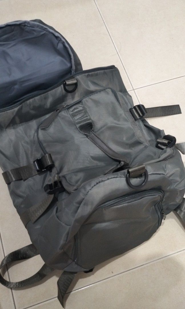 Big backpack (Category: Backpacks) located in Pasir Mas. Submitted by enny6326460 (Listing ID 1406751113, Image 2). Description: size: 45cm (H) × 25cm (W) × 22cm (D) colour: grey jual sebab salah warna RM12 tidak termasuk harga postage.