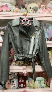 (Category: ) located in . Submitted by shoplikeisa (Listing ID 1406720139, Image 1). Description: .