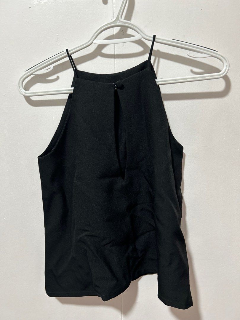 Black Sleeveless Top (Category: Sleeveless) located in Cabanatuan. Submitted by wompywompy (Listing ID 1406786844, Image 2). Description: no when worn brand new .