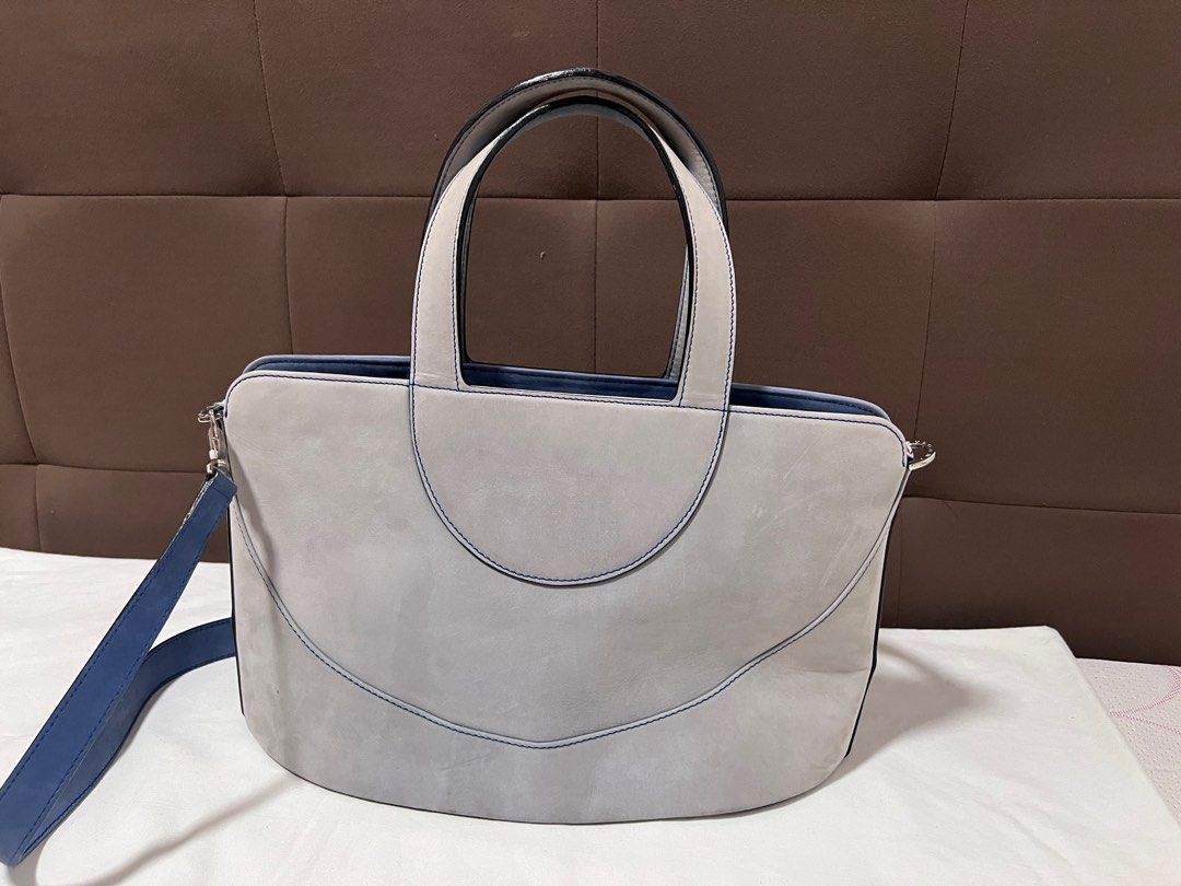 Bulgari Tote Bag (Category: Luxury Bags & Wallets) located in Cabanatuan. Submitted by hellorhea (Listing ID 1406678942, Image 3). Description: .