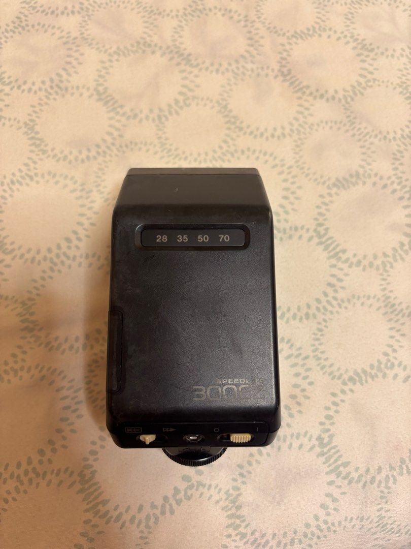 Canon Speedlite 300EZ flash (Category: Flashes) located in Manila. Submitted by marianne.declutter (Listing ID 1406750339, Image 1). Description: ✨untested ✨RFS: not being used ✨Price nego.