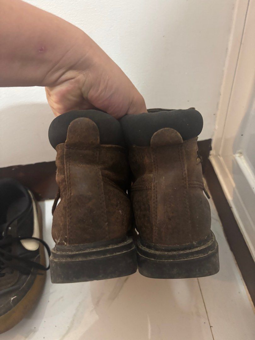 Caterpillar Brown Leather Boots (Category: Boots) located in Baguio. Submitted by usedcondition (Listing ID 1406765778, Image 3). Description: - Brown Caterpillar leather boots - Lace-up design - Padded collar - Caterpillar logo detail - Durable soles - Suitable for work/outdoor activities.