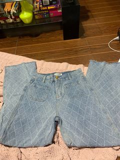 (Category: ) located in . Submitted by love2loved (Listing ID 1406770686, Image 1). Description: .