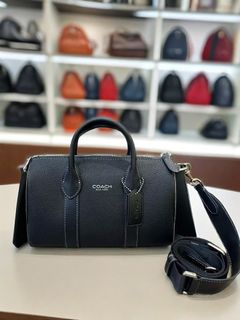 (Category: ) located in . Submitted by fascinating.bag.mall (Listing ID 1406654327, Image 1). Description: .