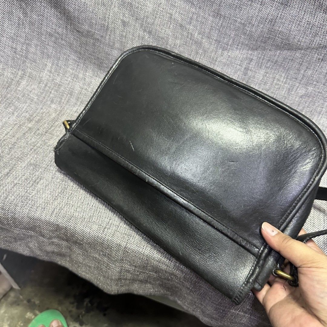 Coach vintage city bag (Category: Sling Bags) located in Manila. Submitted by greyinfash06839 (Listing ID 1406693310, Image 3). Description: 🤍Item: Coach vintage city bag 🤍Brand: Coach 🤍Matirial: Leather 🤍Quality: Original 🤍color: Black 🤍Size: Medium 🤍Dimension. H: 8 L: 11 W: 4 🤍Sex: Unisex 🤍Issue: Minimal flaws 🤍Condition Rate: 7/10 🤍Other info:.