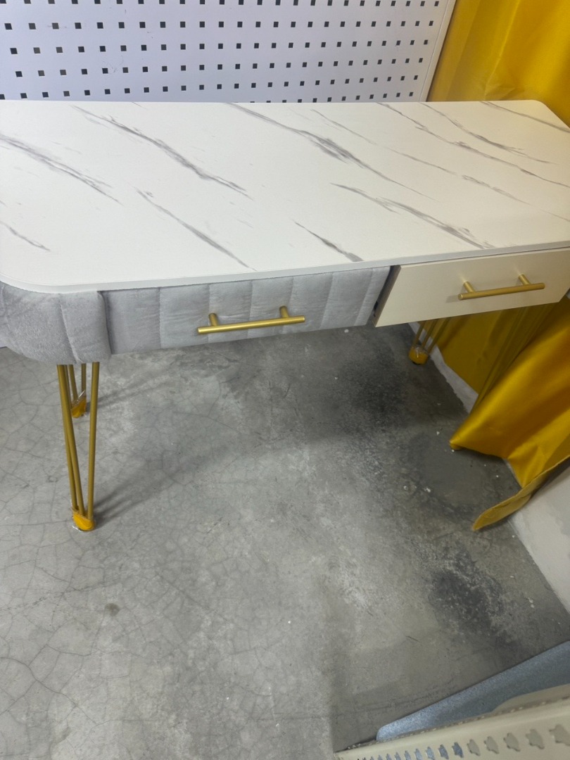 Display Set - Mable Top Vanity Table with Drawers, Furniture & Home ...