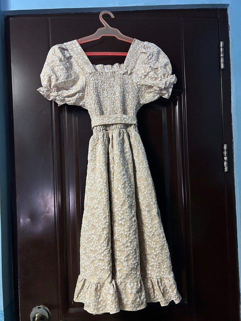 Floral Beige Dress (Category: Dresses) located in Paranaque City. Submitted by mayaris.ph (Listing ID 1406794704, Image 3). Description: Used once No brand Dress is up to knee-length Stretchable but perfectly fits small.