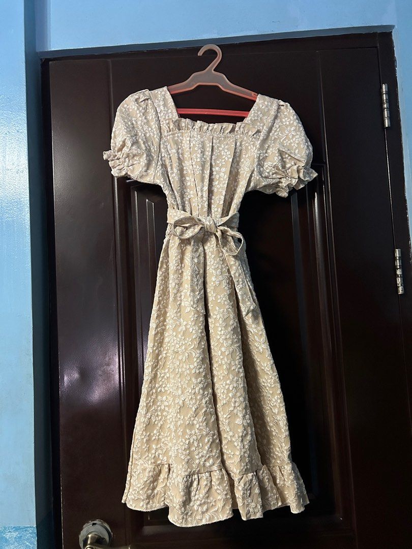 Floral Beige Dress (Category: Dresses) located in Paranaque City. Submitted by mayaris.ph (Listing ID 1406794704, Image 1). Description: Used once No brand Dress is up to knee-length Stretchable but perfectly fits small.