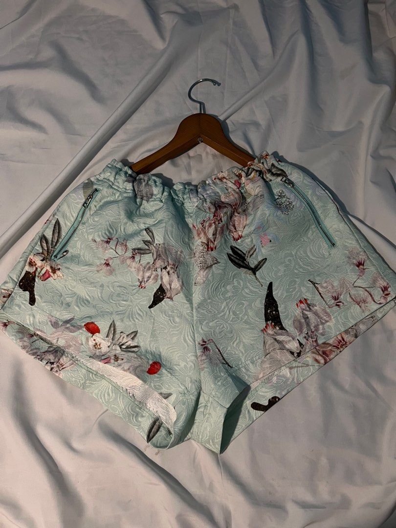Floral Shorts (Category: Shorts) located in Valenzuela. Submitted by sterlings (Listing ID 1406713419, Image 1). Description: Size: 26-30 Loc.Valenzuela MOP. GCash.