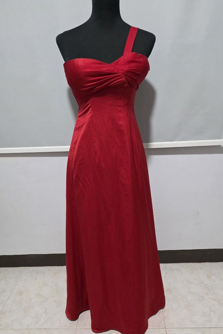 One-shoulder Long Gown (Category: Evening dresses & gowns) located in Muntinlupa City. Submitted by che.89 (Listing ID 1406757317, Image 1). Description: custom-made fits small to medium frames bust up to 32"| waist up to 26" .