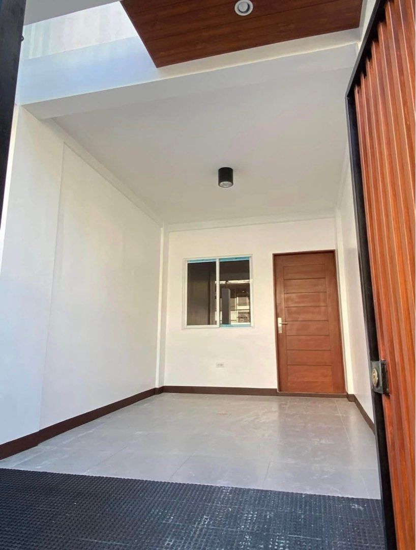 For sale in Makati (Category: Townhouse) located in Manila. Submitted by msannejmnz (Listing ID 1406694239, Image 2). Description: 🏠 3-Storey Townhouse with Roofdeck for Sale in San Antonio Makati! 🏠 📍 Location: 8384 Mayapis Street corner Sampaloc Street, Bgy. San Antonio, Makati City. 🏠 Property Type: 3-Storey Townhouse with Roofdeck (Lot Area: 60 square meters & Floor Area: 200 square meters) 🛏️ Bedrooms: 4 bedrooms (2 Master Bedrooms with