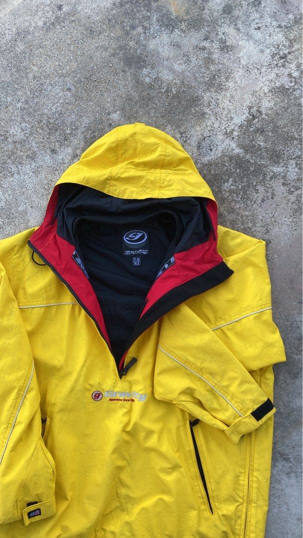 Gravity Jacket gorpcore (Category: Coats, Jackets and Outerwear) located in Wakaf Bharu. Submitted by tshirt.thrift_ (Listing ID 1406745123, Image 2). Description: P24.5 L28.5 Condition 8.8/10 DFOD.