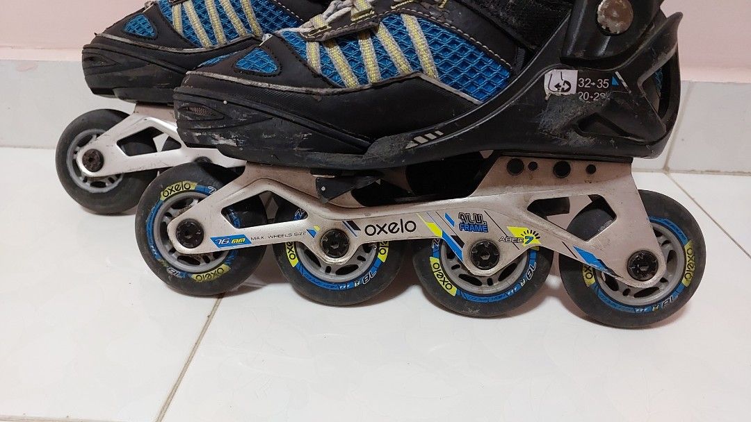 Inline skates (Category: Skates, Rollerblades & Scooters) located in Singapore. Submitted by spencer0700 (Listing ID 1406769824, Image 3). Description: well used but still good to go. RFS: my kid outgrown it Size: EU 32 to 35 I got another EU 35 to 38 Oxelo from Decathlon For self pickup at Pasir Ris Drive6 only! Thanks for viewing! tag: skates, blade, rollerblade.