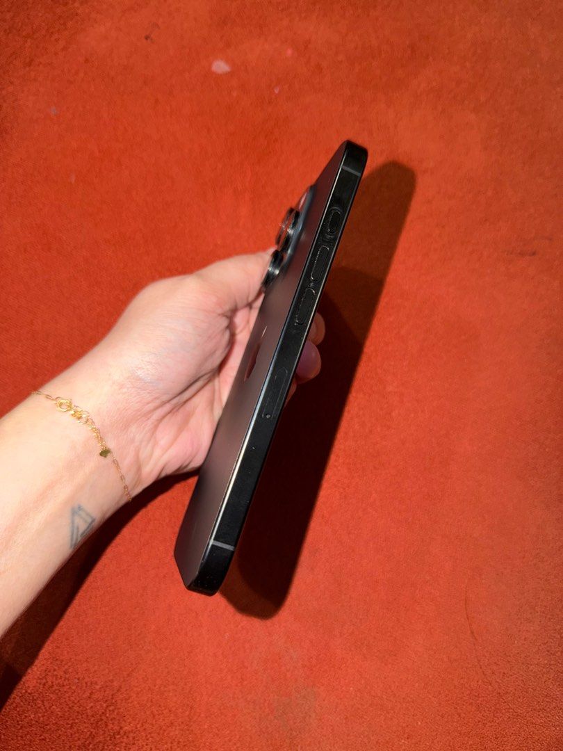 Iphone 16 pro 256 gb (Category: iPhone 16 Series) located in Bulacan. Submitted by goodiesbygiaan (Listing ID 1406644786, Image 2). Description: Iphone 16 pro 256 gb FU WARRANTY UNTIL JANUARY 2026 88% bh 791 cc No scratch No issue Rfs: upgraded to new phone / extra phone only. .
