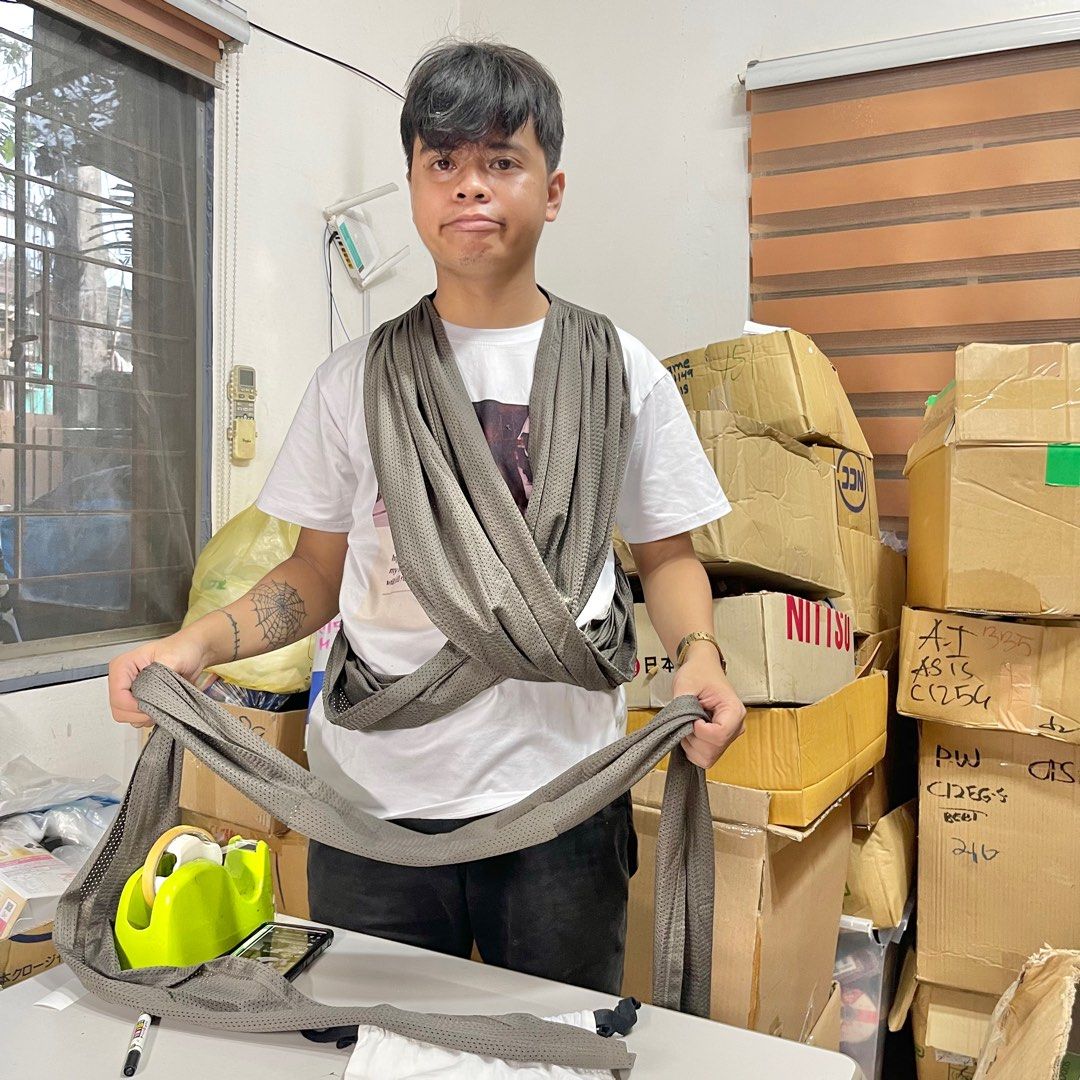 Konny Baby Carrier (Category: Carriers & Slings) located in Pasig City. Submitted by thingsandknickknacks (Listing ID 1406785469, Image 1). Description: .