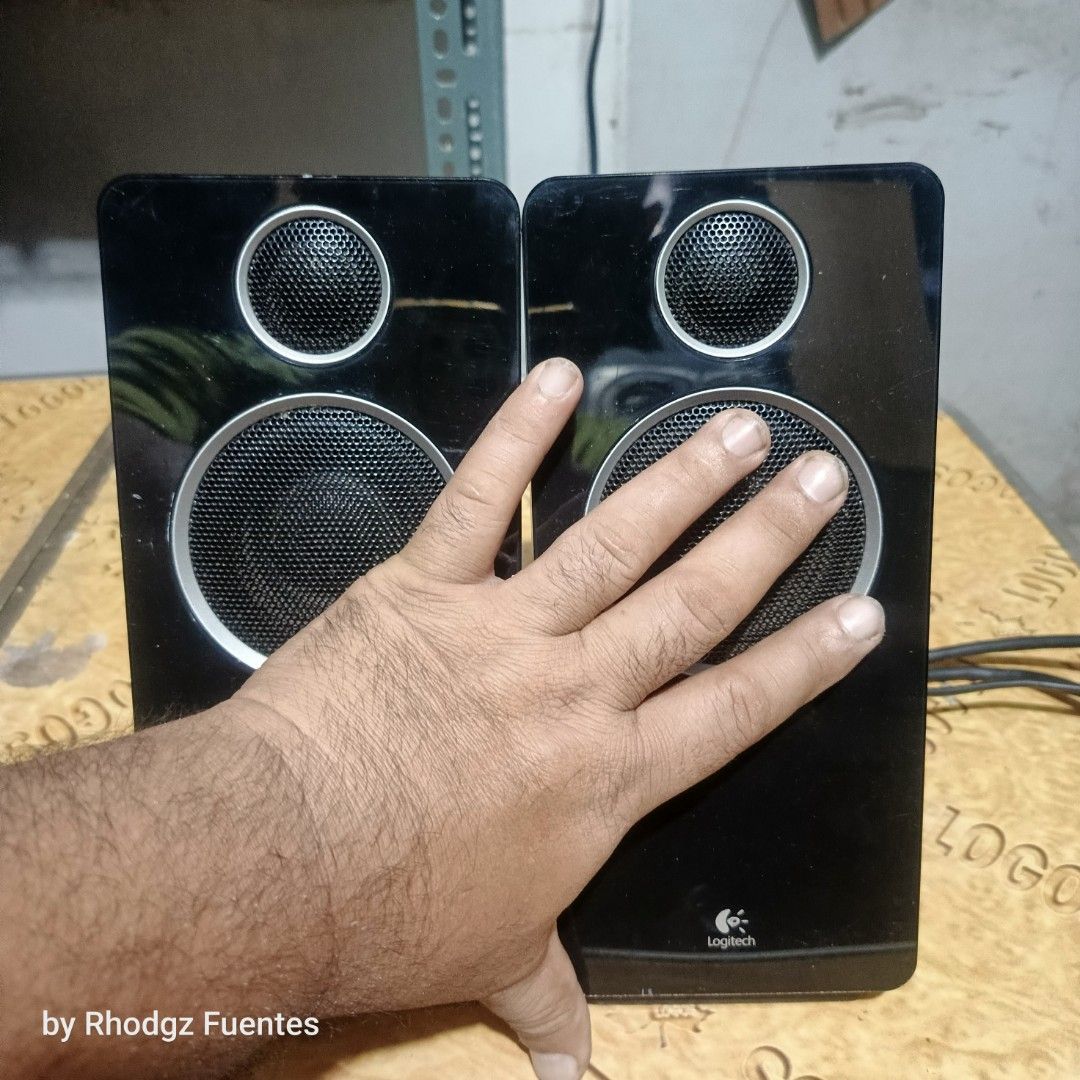 Logitech Z-10 Powered Multimedia Speaker (Category: Soundbars, Speakers & Amplifiers) located in Bulacan. Submitted by rhodgz (Listing ID 1406795718, Image 2). Description: Logitech Z-10 Powered Multimedia Speaker with bass, treble, display adjustment -220V - direct plug na yan very nice sounding speaker, buhay na -buhay ang tunog at boses -touch screen menu -so heavy for its size -video available P1,800 only deliver via lalamove, drop&go, ap car