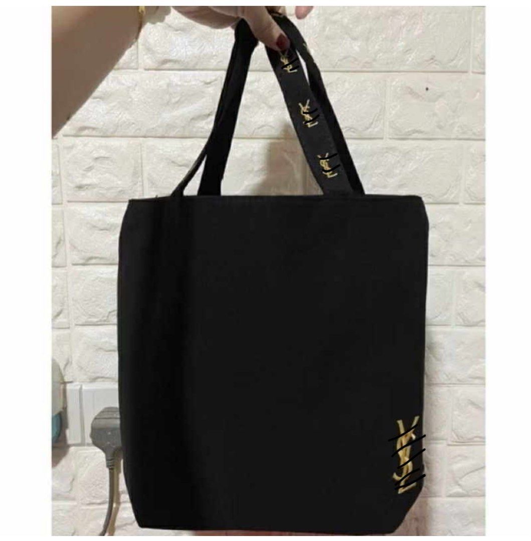 LP POSTED Large YS Black makeup pouch Sephora (Category: Makeup) located in Manila. Submitted by beautyboutique9 (Listing ID 1406719292, Image 1). Description: Brand new and authentic Selling low and affordable .