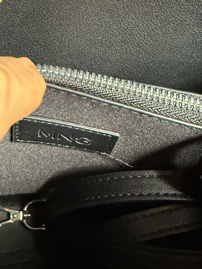 MANGO BUCKET BAG WITH BUCKLE (Category: Luxury Bags & Wallets) located in Lipa City. Submitted by delledeclutters (Listing ID 1406663764, Image 3). Description: used once only.